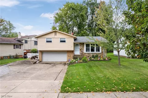 88 Dorland Ave, Berea, OH 44017