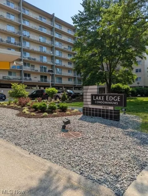 10301 Lake Ave #716, Cleveland, OH 44102