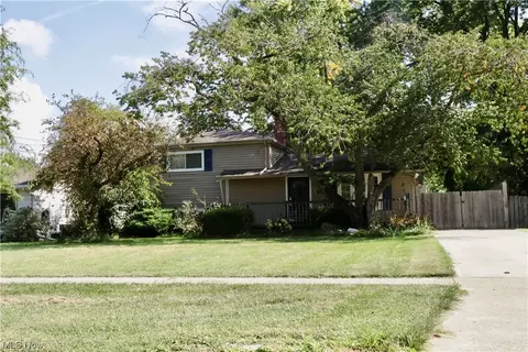 709 West Dr, Sheffield Lake, OH 44054