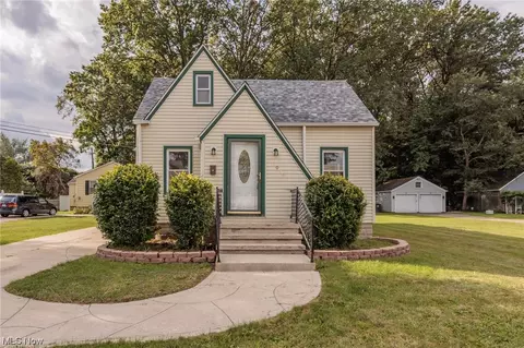 10401 Manoa, Brooklyn, OH 44144