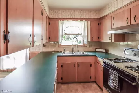 3909 Bellwood Dr NW, Canton, OH 44708 photo 7