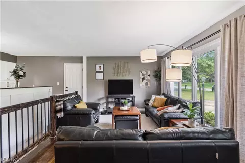 1484 Centerview Dr, Copley, OH 44321 photo 3
