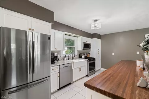 1484 Centerview Dr, Copley, OH 44321 photo 8