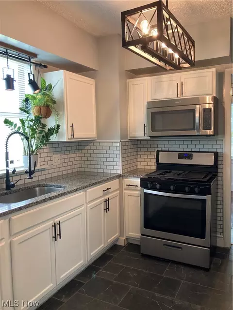 183 E Wilbeth Rd, Akron, OH 44301 photo 13
