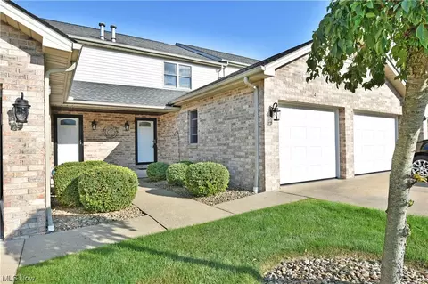 3876 Indian Run Dr #4, Canfield, OH 44406
