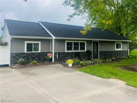 9493 Griffith Rd, Ravenna, OH 44266