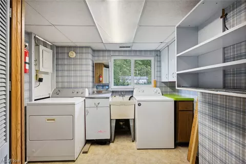 2715 Douglas Rd, Ashtabula, OH 44004 photo 10