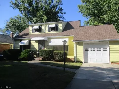 14503 James Ave, Maple Heights, OH 44137