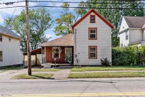 1021 1st St NE, Massillon, OH 44646