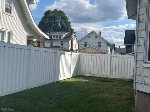 1237 13th St NW, Canton, OH 44703 photo 5