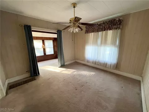733 Bond Ave, Barnesville, OH 43713 photo 9