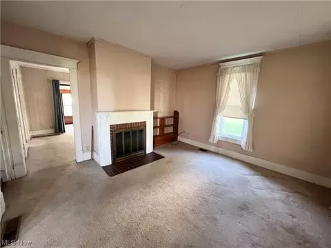 733 Bond Ave, Barnesville, OH 43713 photo 6