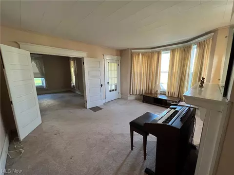 733 Bond Ave, Barnesville, OH 43713 photo 8