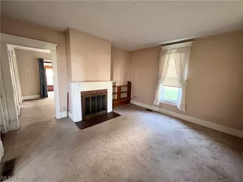733 Bond Ave, Barnesville, OH 43713 photo 6