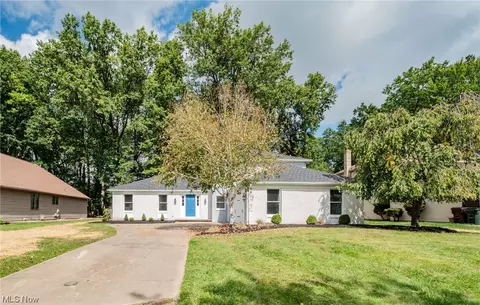 28080 Southbridge Cir, Westlake, OH 44145