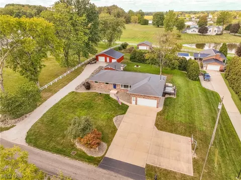 12821 Sarbaugh St SW, Navarre, OH 44662