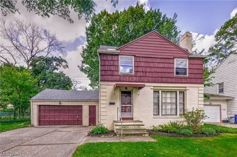 1146 Clifford Dr, Cleveland Heights, OH 44121