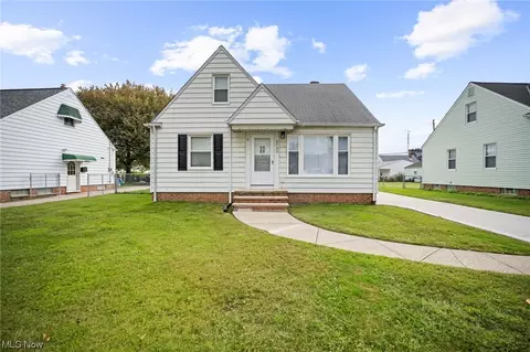 4733 Summer Ln, Brooklyn, OH 44144
