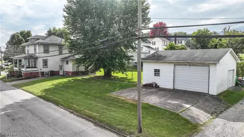 322 S Gardner St, Barnesville, OH 43713 photo 2