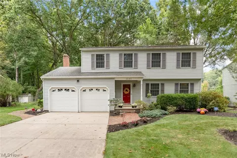 1631 Chadwick Rd, Kent, OH 44240