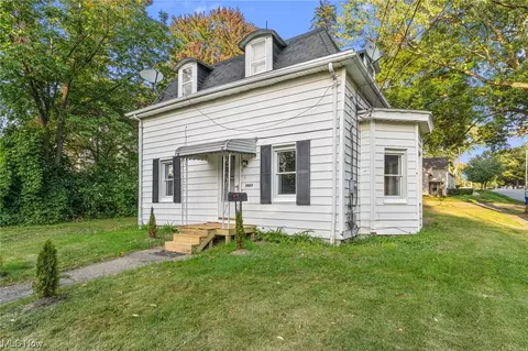 2065 Stone St, Cuyahoga Falls, OH 44221