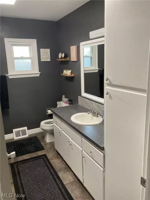 223 Samuel Ave, Elyria, OH 44035 photo 17