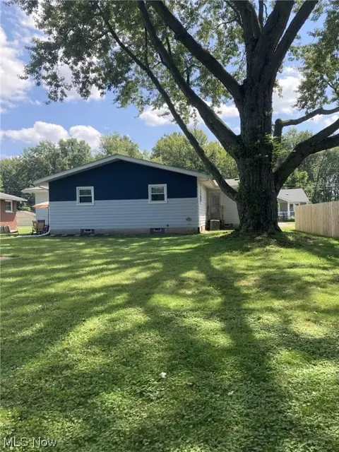223 Samuel Ave, Elyria, OH 44035 photo 7