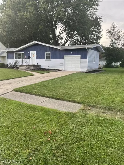 223 Samuel Ave, Elyria, OH 44035 photo 3