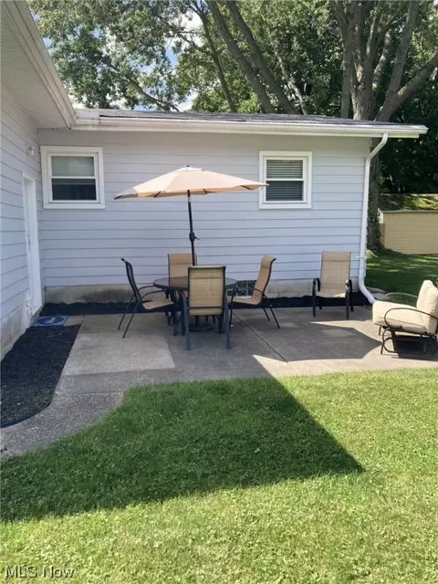 223 Samuel Ave, Elyria, OH 44035 photo 4