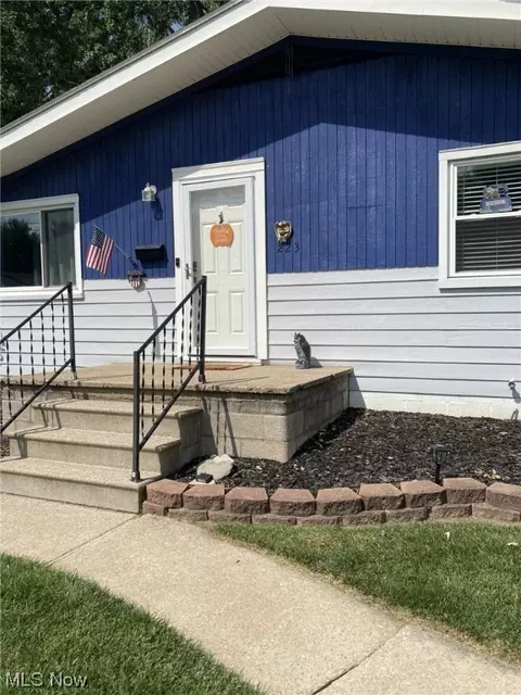 223 Samuel Ave, Elyria, OH 44035 photo 2