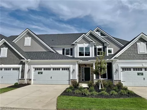 511 Matera Ct #K-3, Avon Lake, OH 44012