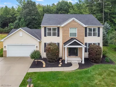 1047 Arrowhead Dr, Vermilion, OH 44089