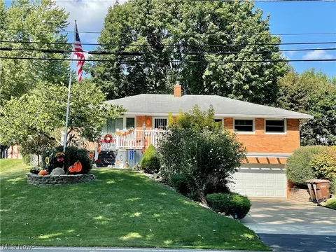 4623 4th St NW, Canton, OH 44708
