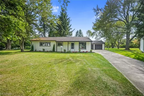 6127 Eaton Ct, Bedford Heights, OH 44146