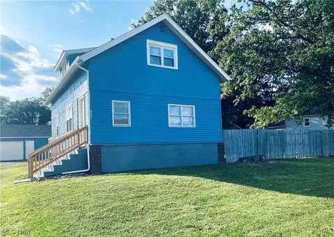 2201 N Bellwood Ave, Niles, OH 44446