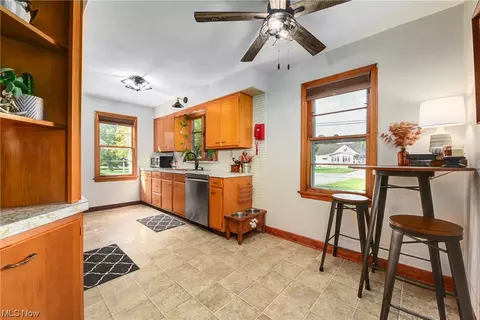 1203 Root Rd, Lorain, OH 44052 photo 8