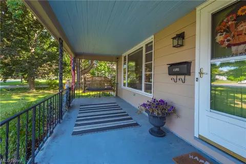 1203 Root Rd, Lorain, OH 44052 photo 3