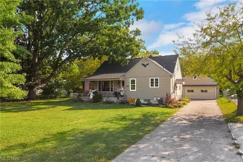 1203 Root Rd, Lorain, OH 44052 photo 1