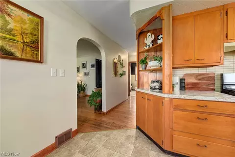 1203 Root Rd, Lorain, OH 44052 photo 11