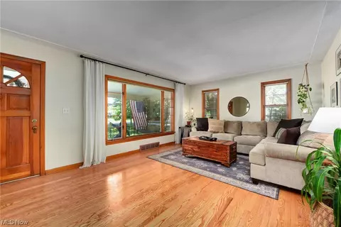 1203 Root Rd, Lorain, OH 44052 photo 4