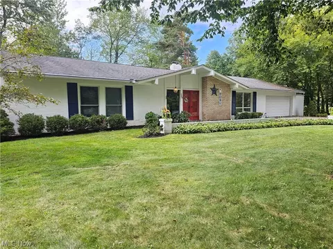 730 Kenwood Dr, Gates Mills, OH 44040