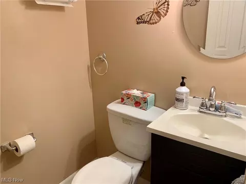 106 Potomac Dr, Elyria, OH 44035 photo 7
