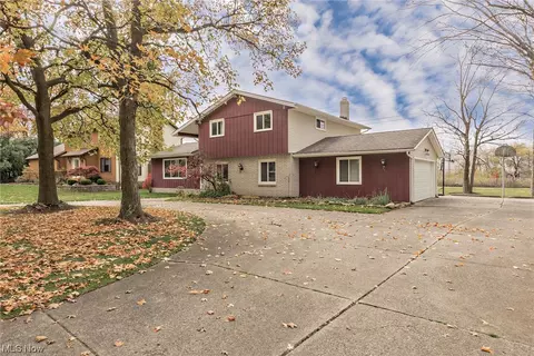 942 Beechers Brook Rd, Mayfield Village, OH 44143