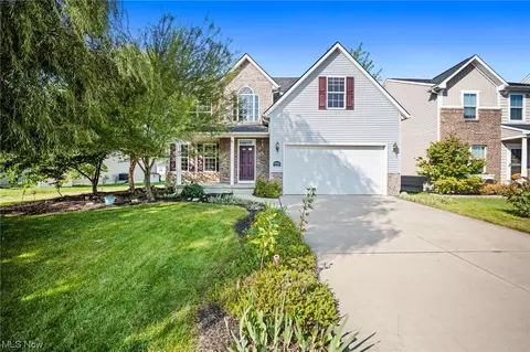 6580 Majestic Dr, North Ridgeville, OH 44039