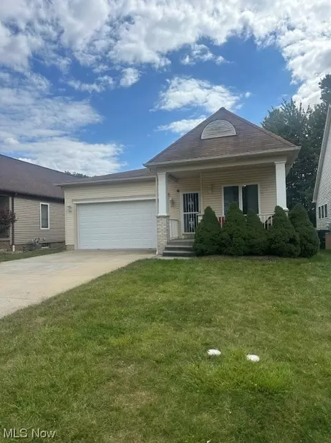 6403 Valley Ranch Dr, Garfield Heights, OH 44125