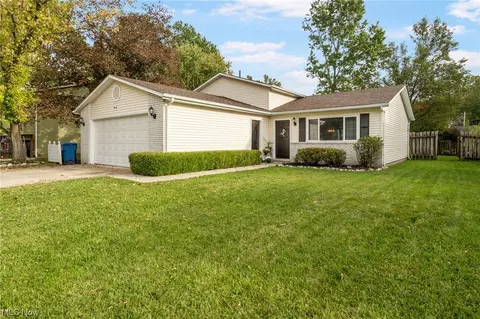 1004 Plymouth Dr, Grafton, OH 44044