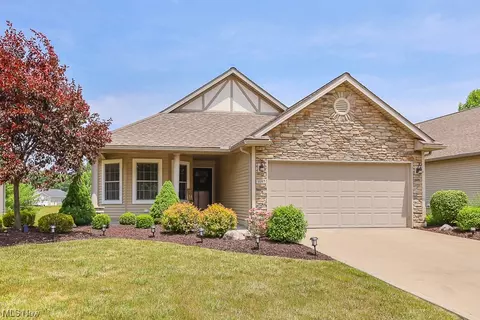 1147 Fox Run, Grafton, OH 44044