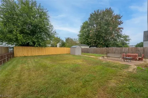 923 Winston St, Akron, OH 44314 photo 4