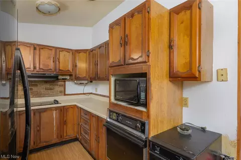 923 Winston St, Akron, OH 44314 photo 11