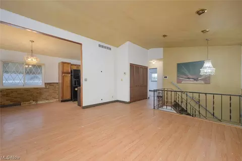 923 Winston St, Akron, OH 44314 photo 6